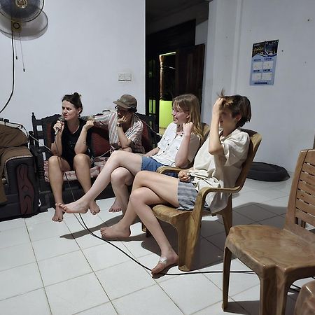 Jayaru Guest House Полонарува Екстериор снимка